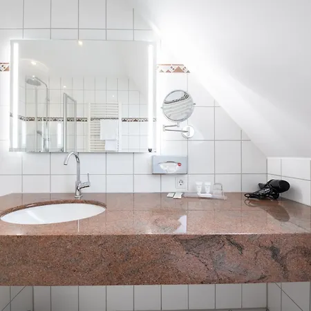 Stadthotel Dinklage, Self Check-in & Restaurant Direkt Am * Dinklage